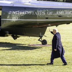 Trump apuntó contra Obama y lo acusó de “traidor"