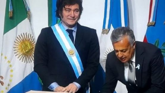 Milei negocia con gobernadores aliados adelantar elecciones, Cornejo aceptó