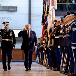 Bloquearon la orden de Trump que restringe la ciudadanía estadounidense por nacimiento