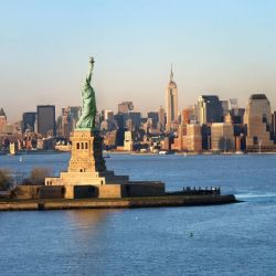 Viajar a Estados Unidos sin visa podría valer un 18% menos a los argentinos 
