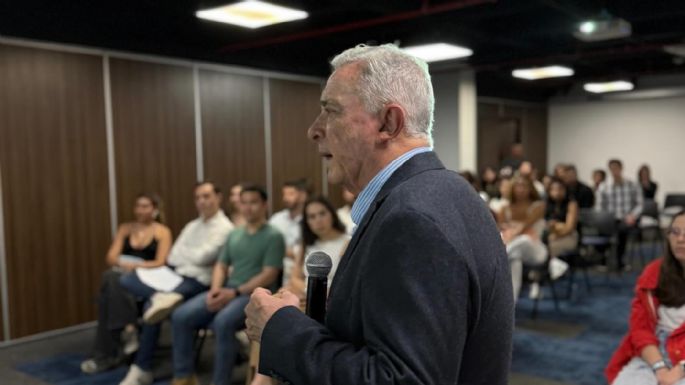 Condenan al expresidente colombiano Álvaro Uribe por soborno