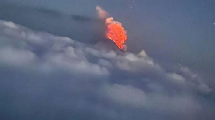 Tras el fuerte terremoto en Rusia, un volcán entró en erupción