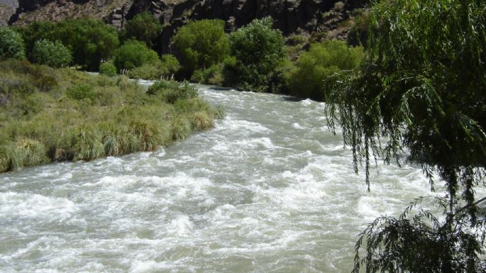 Ahora alertan por pozos dados en el río Tunuyán superior