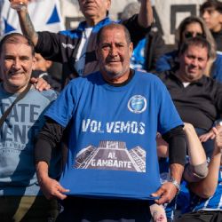A puro color, los hinchas tombinos volvieron al Gambarte tras 20 años