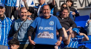 A puro color, los hinchas tombinos volvieron al Gambarte tras 20 años
