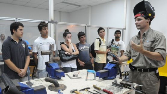 Lanzan nuevos programas sociales para promover el empleo