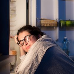 ¿El queso causa pesadillas?: la relación entre los alimentos y el sueño