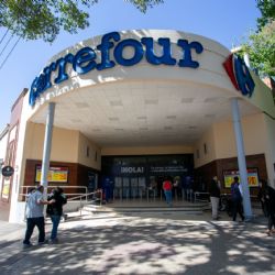 Suspendieron la venta de Carrefour en la Argentina