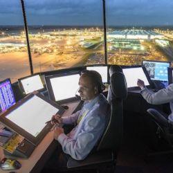 Reunión clave con controladores aéreos
