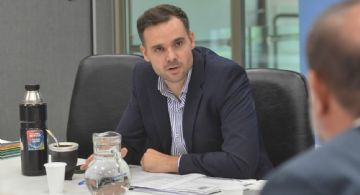 Senador denunció a Mercedes Rus por la falta de móviles policiales