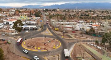 Lunes de primavera anticipada en Mendoza: alerta de Zonda