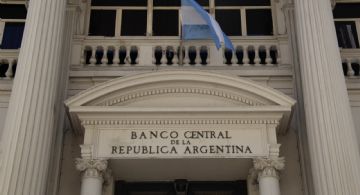 El dólar oficial tuvo una suba semanal de 7%