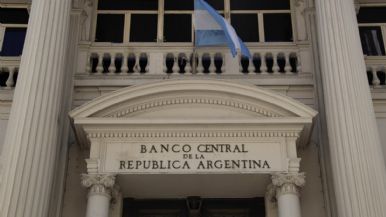Foto iliustrativa de  El dólar oficial cerró la semana en baja