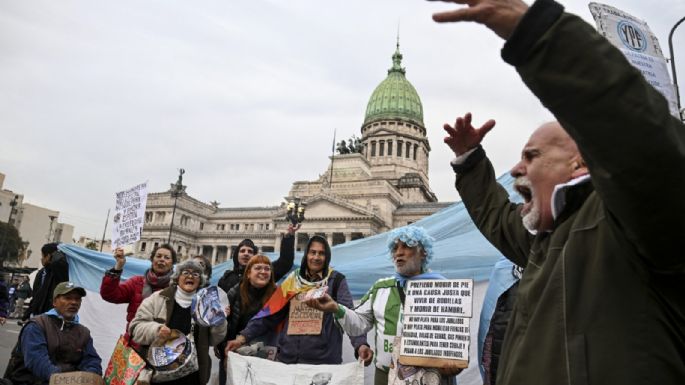 “Supermiércoles” de marchas: jubilados y trabajadores del Garrahan se movilizan