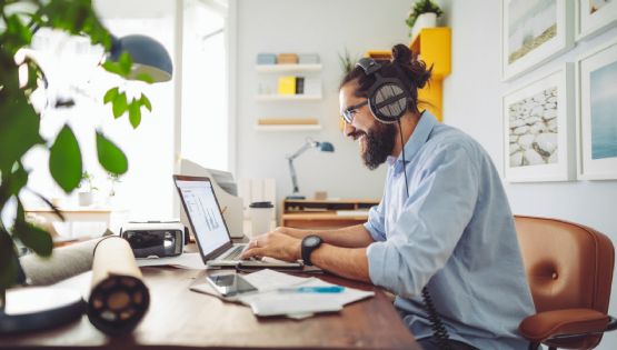 La mitad de los que trabajan quieren forma híbrida