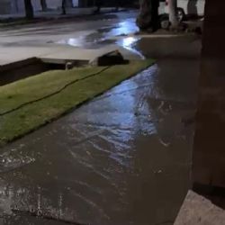 Vecinos del barrio Maristas denuncian un "río" en las calles