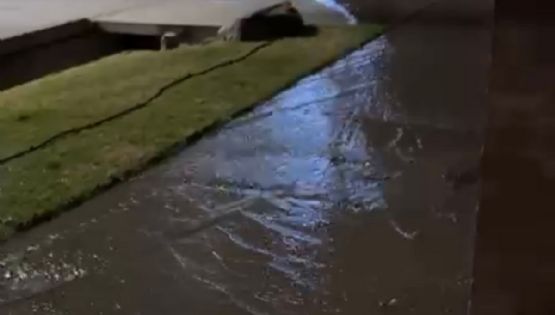 Vecinos del barrio Maristas denuncian un "río" en las calles