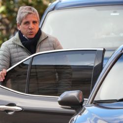 Caputo afirmó que la suba de tasas es “transitoria” y admitió impacto en la economía