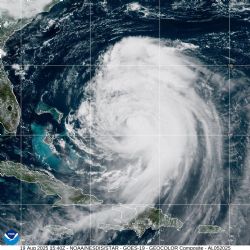 Estados Unidos en alerta ante la llegada del huracán Erin