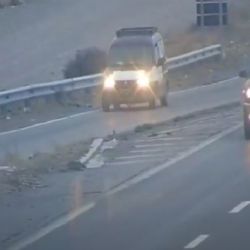 Manejaba borracho por el Acceso Sur y lo detuvieron gracias a las cámaras del CEO