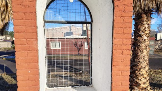 Indignación: en Las Heras se roban hasta la Virgen