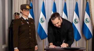 Uniforme limpio y pelo corto, lo que pide la ministra de Educación de Bukele