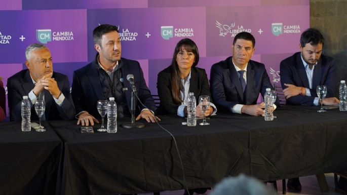 El incómodo momento que vivió Cornejo en la presentación de candidatos