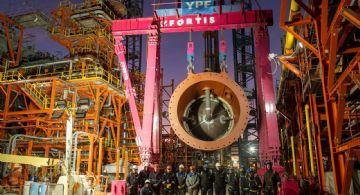 Fotos: YPF instaló el reactor más grande del país 