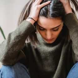 La triple carga de la migraña: dolor, depresión y trastornos del sueño