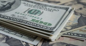 El dólar mayorista acumuló una baja en la semana 