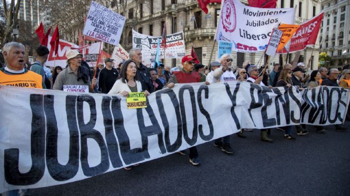 En septiembre, bono para jubilados seguirá "congelado"