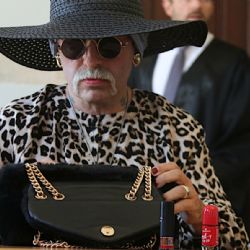 Un neonazi cambió su género para obtener beneficios carcelarios