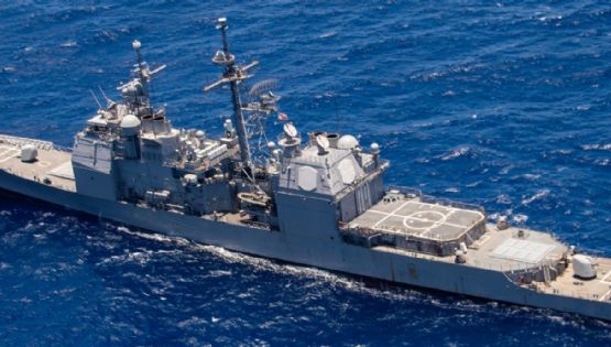 Un crucero lanzamisiles estadounidense cruzó el canal de Panamá rumbo a Venezuela