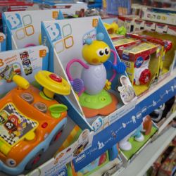 Por la crisis, la ropa desplaza a los juguetes en el Día del Niño
