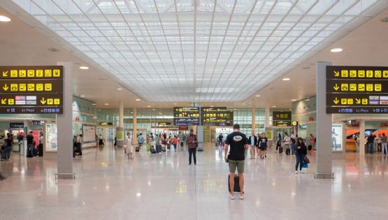 Una pareja dejó a su hijo de 10 años en un aeropuerto porque no querían perderse las vacaciones