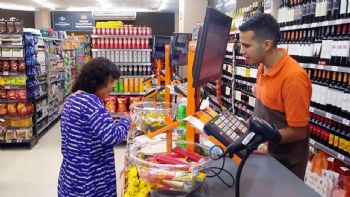 Comercio acordó un aumento del 5% en tres meses y un bono de $120.000