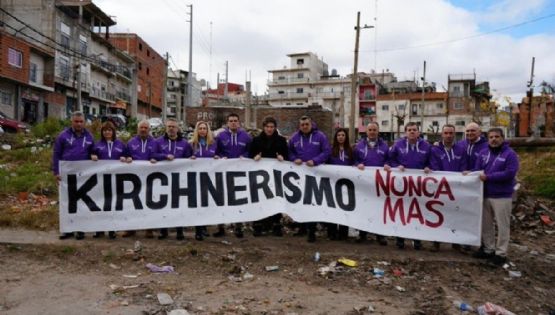 Foto con Milei y frases polémica: empezó la campaña