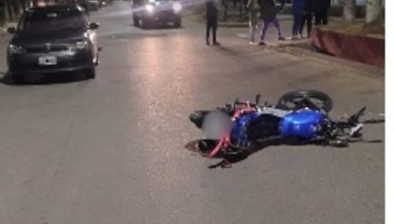 Chocaron dos motos: una joven murió