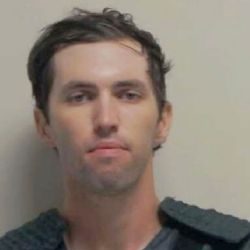 El padre del asesino de Charlie Kirk lo entregó a la policía