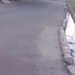 "Avance" en Godoy Cruz: repavimentan las tapas de cloacas para evitar que se abran