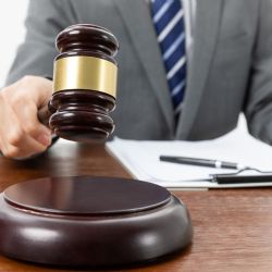 Subastan "el tesoro" de Hitler: un vino que fue robado de su cava