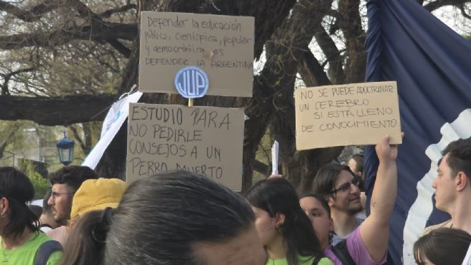 Una multitud asistió a la Marcha Federal Universitaria en Mendoza