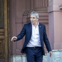 Caputo intenta calmar a los mercados tras un jueves negro