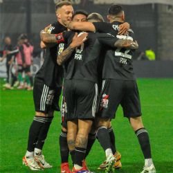 Deportivo Riestra volvió a ganar y otra vez es el puntero