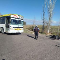 Un motociclista murió al chocar con un colectivo en Junín 