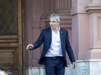 El ajuste millonario que le pidió Caputo a los ministros y como afecta a la gente