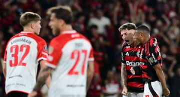 Estudiantes estaba para el cachetazo ante Flamengo y perdió sólo 2 a 1