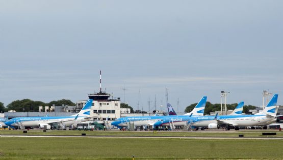 Pilotos de Aerolíneas Argentinas programan asambleas para el jueves