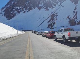 Tras más de un mes cerrado, reabre el paso a Chile para autos particulares