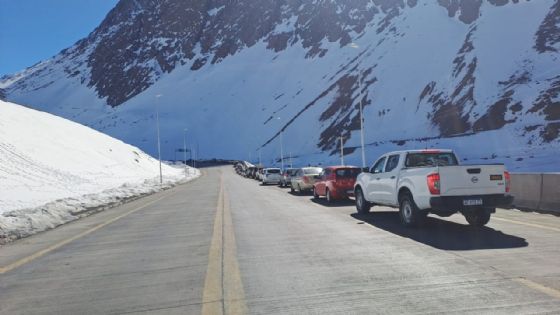 Tras más de un mes cerrado, reabre el paso a Chile para autos particulares